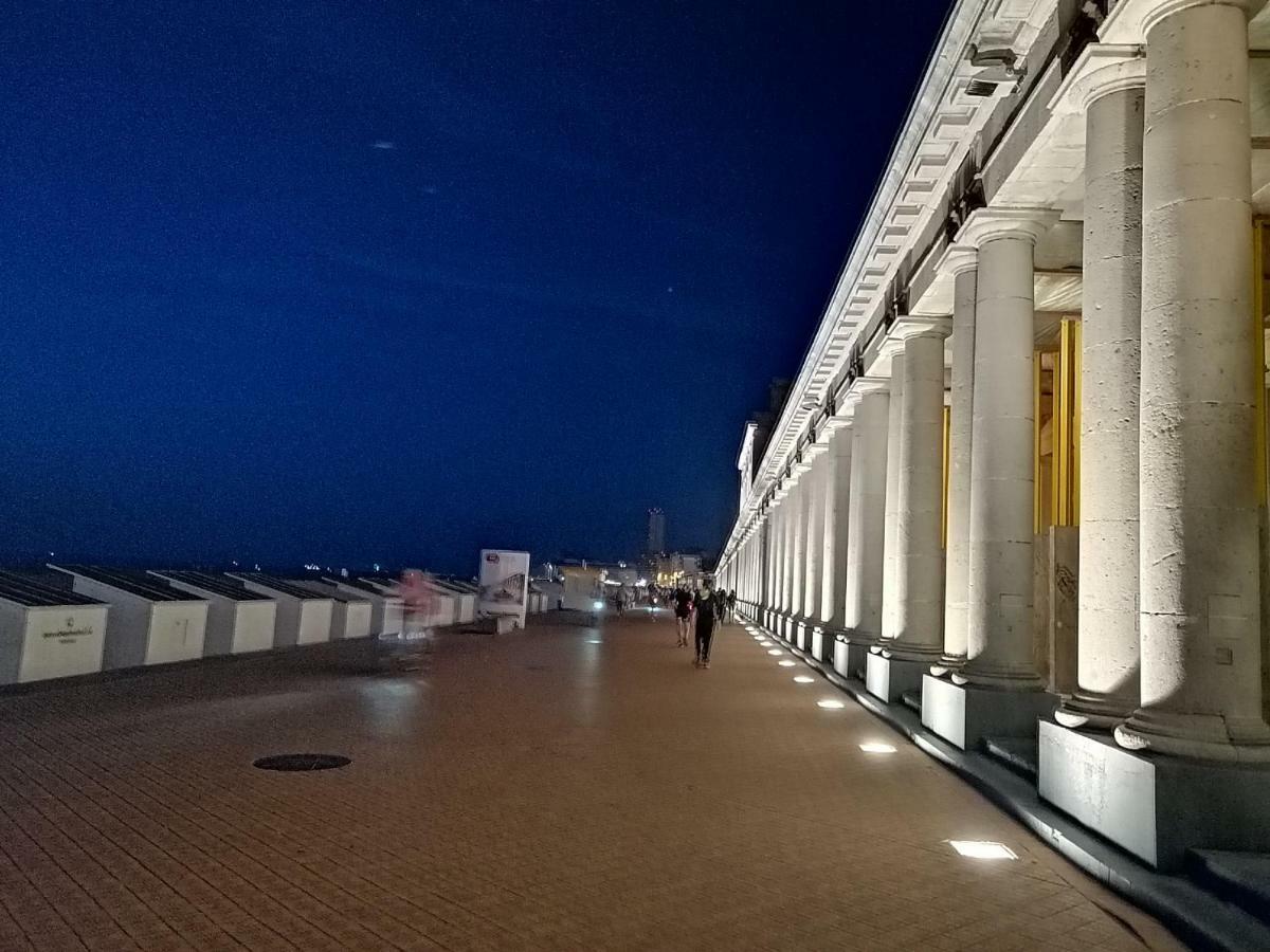 Large Apartment 800M From The Beach 90 Square Meters Oostende Ngoại thất bức ảnh